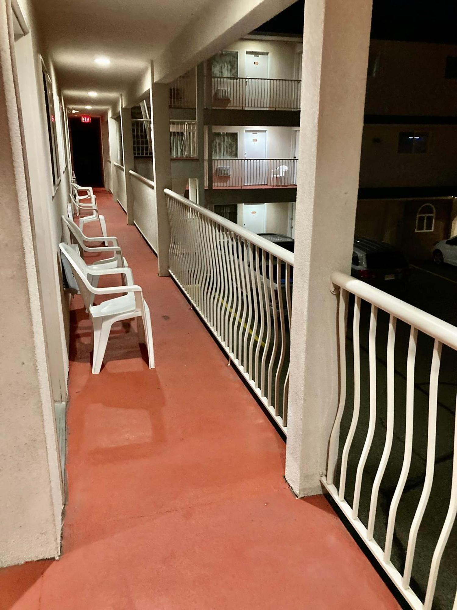 Motel 99 Grand Forks Eksteriør billede