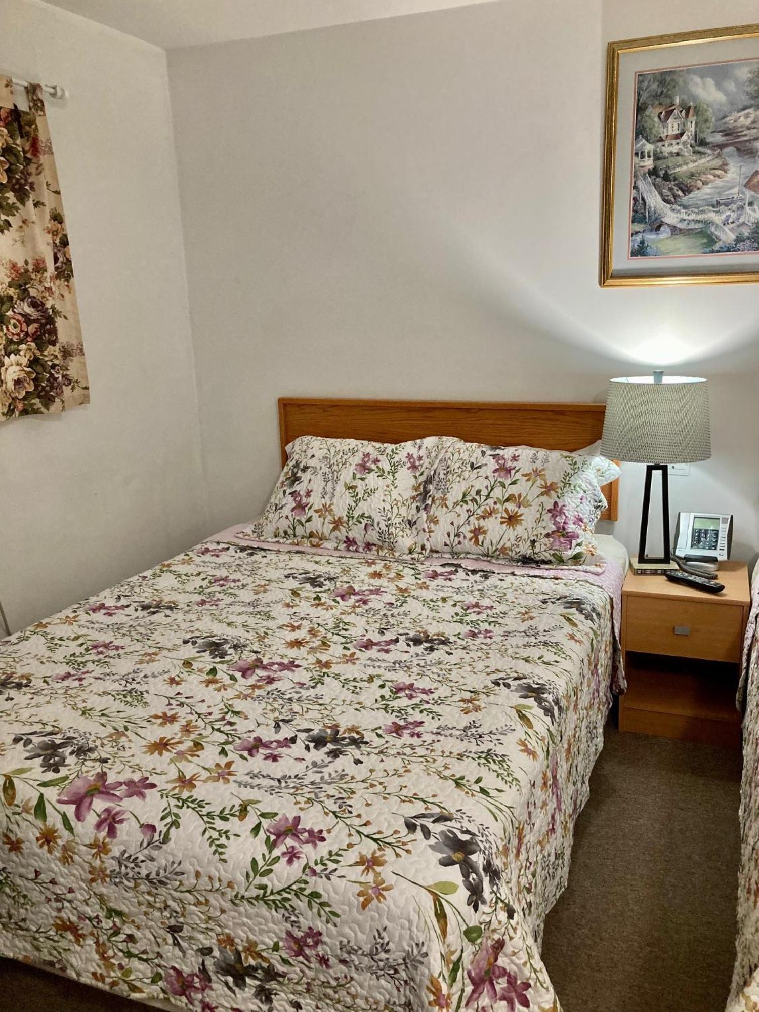 Motel 99 Grand Forks Eksteriør billede