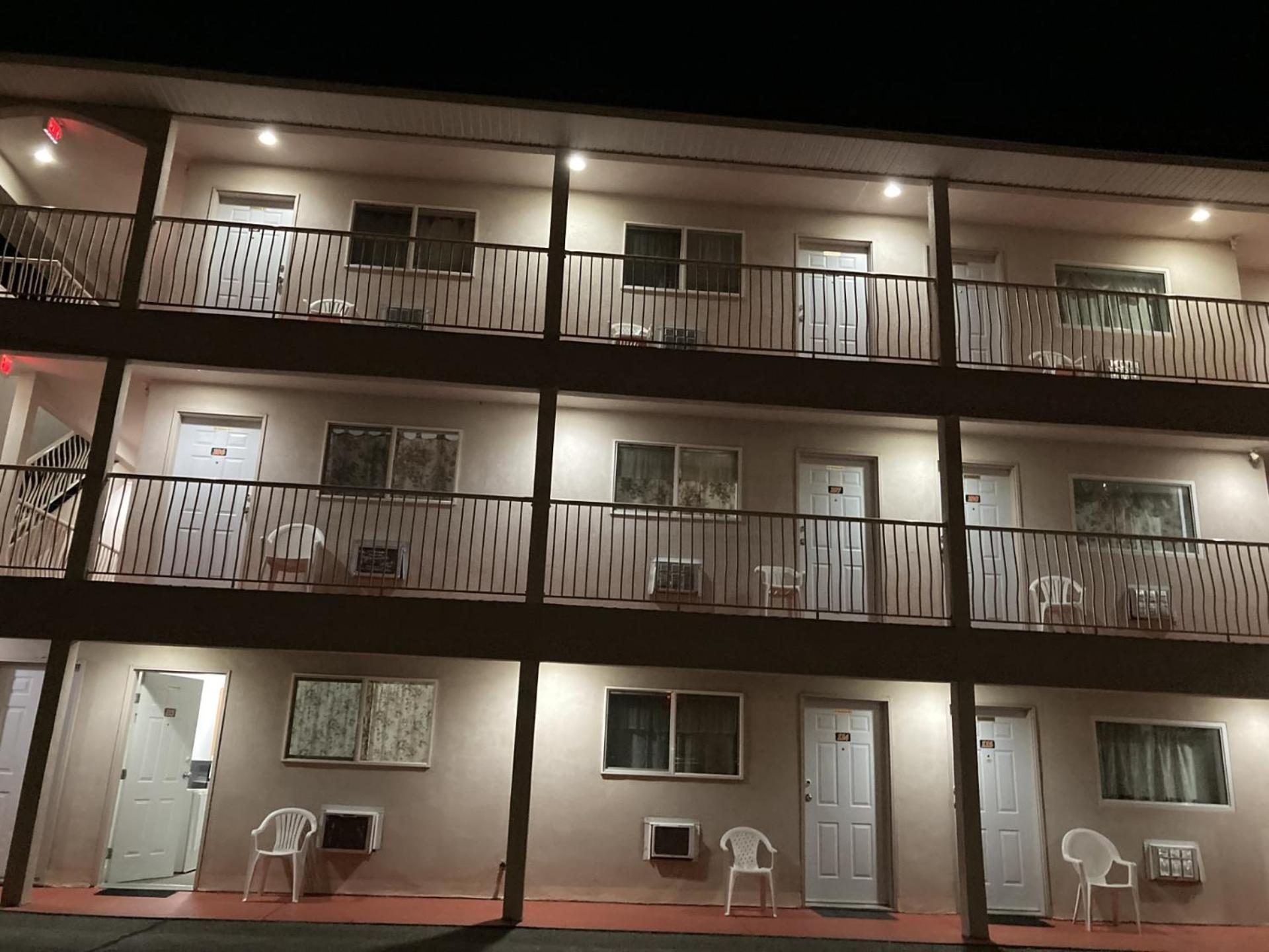 Motel 99 Grand Forks Eksteriør billede
